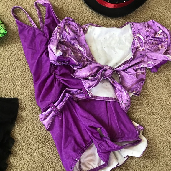 Dance costumes - Picture 5 of 6